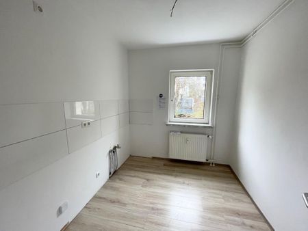 Zentrale und gut geschnittene 3-Zimmer-Wohnung mit Balkon in Hemer Mitte - Photo 3