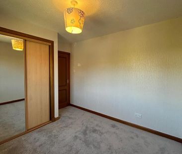 3 bedroom end of terrace house to rent - Photo 5