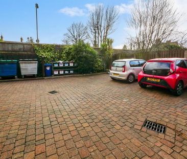 Apt 1 Carolan Place, 45 Rossmore Drive, Ormeau Road, Belfast, BT7 3LA - Photo 6