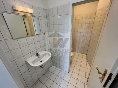 Gewerbe mit 4 Räumen, Küche und WC! Großer Parkplatz direkt am Haus! - Foto 2