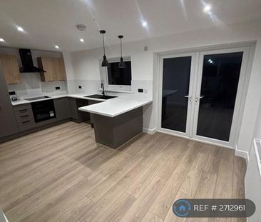 3 bedroom end of terrace house to rent - Photo 3