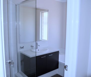 52 Villatella Gardens, Piara Waters, WA 6112 - Photo 1