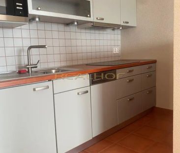 Pronájem bytu 1+kk přímo na ulici Česká v centru města - Fotografie 1