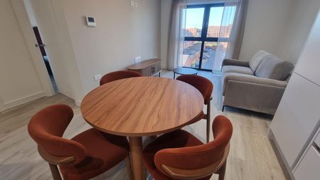 Walton House - Photo 3