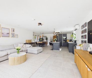 5 bedroom detached house to rent - Photo 1