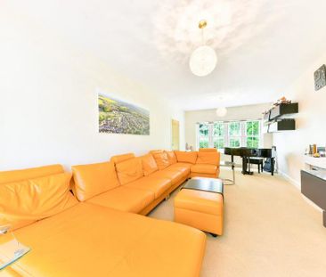 6 bedroom detached house to rent - Photo 3