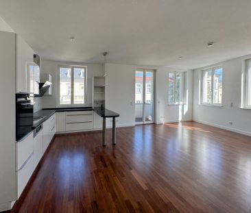 Moderne Wohnung mit 2 Balkonen, Fahrstuhl, Gäste-WC & Tiefgaragenpl... - Foto 2