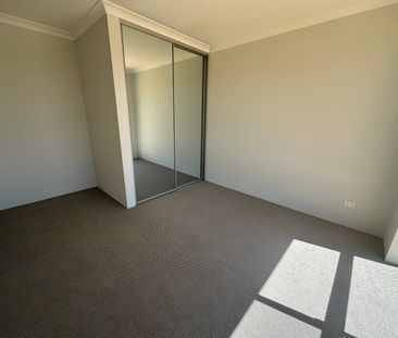 Modern Comfort & Convenient Living - Photo 4