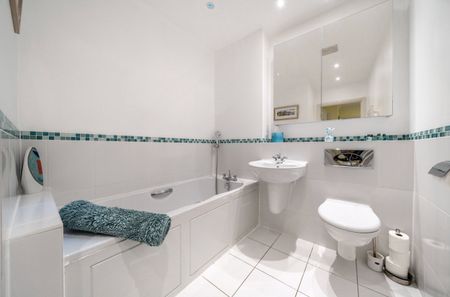 2 bedroom apartment to rent - Photo 5