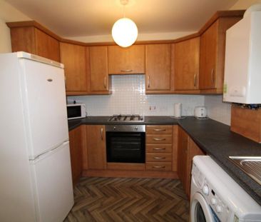 4 bedroom ground floor flat to rent - Photo 6