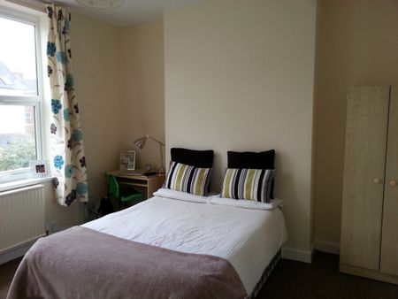 2 Bedroom Terraced To Rent in Lenton - Photo 3