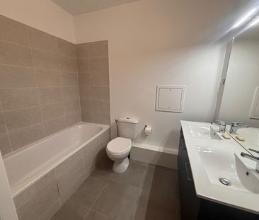 Location Appartement 4 pièces 77m² - Photo 4