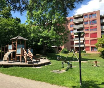 "Grosszügige Wohnung an schöner Lage! "Mieten ohne Kaution"" - Photo 1