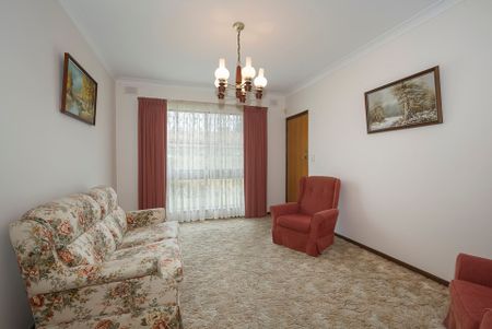 Neat As a Pin ! Two Bedroom Unit in Great Location! - Photo 5