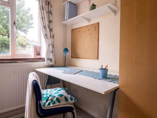 4 bedroom house to rent - Photo 1