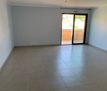 Location Appartement 1 pièce 36m² SANARY SUR MER 83110 - Photo 2