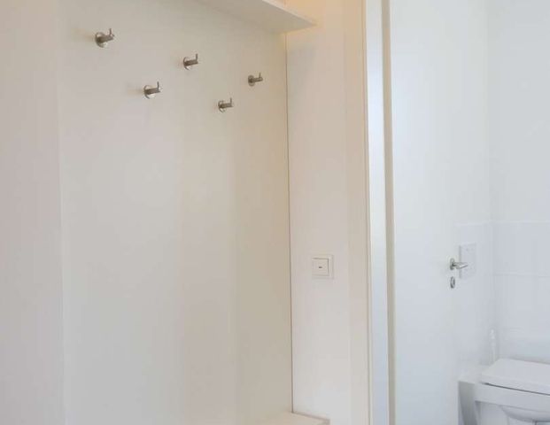 Modern möblierte Wohnung mitten in Kleefeld – mit Internet - Foto 1