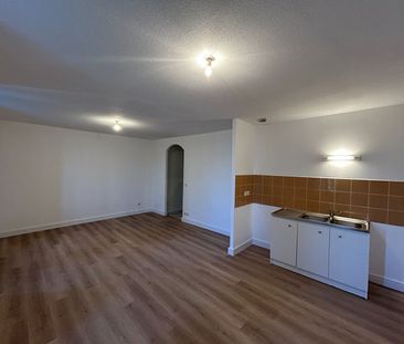 Location Appartement 1 pièce 33m² - Photo 2