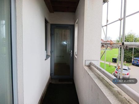 2 bedroom flat to rent - Photo 5