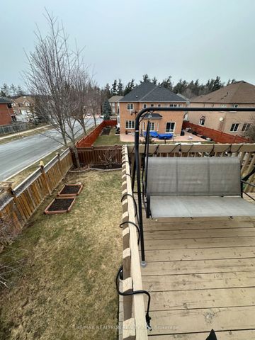 Detached Home For Lease | N8096008 - Photo 3