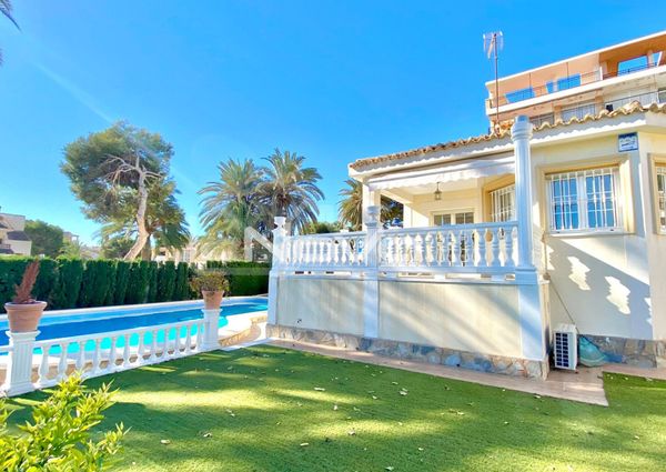 Incredible villa 1 minute from La Zenia be