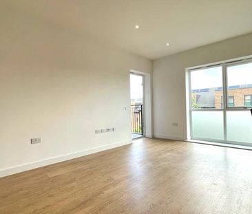 1 bedroom in Montague House, Tilehurst - Photo 2