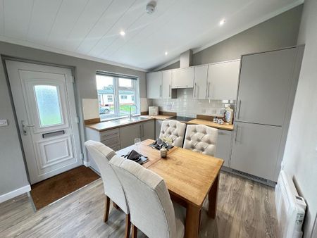 2 bedroom park home to rent - Photo 4