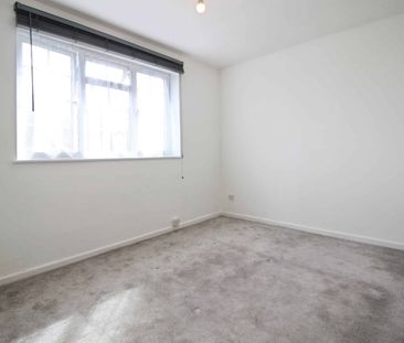 Birdcombe Road, Westlea, Swindon, Swindon, SN5 - Photo 4