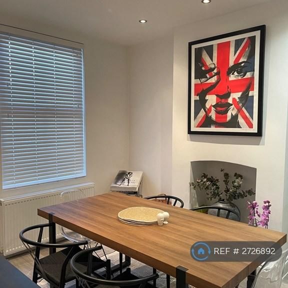 3 bedroom end of terrace house to rent - Photo 1