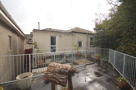 1 bedroom in a house share to rent - Photo 4