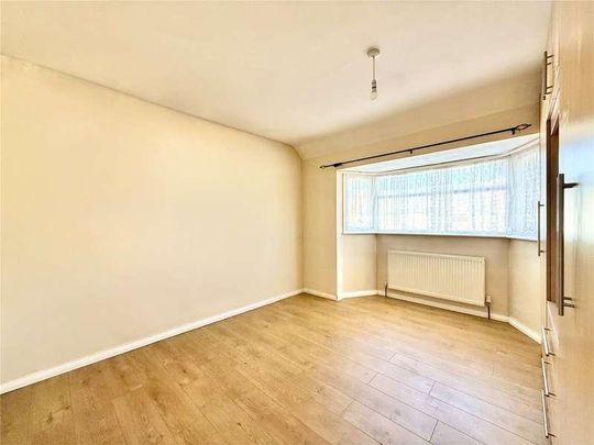 Ashford Avenue, Hayes, UB4 - Photo 1