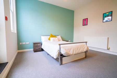 4 bedroom flat to rent - Photo 3