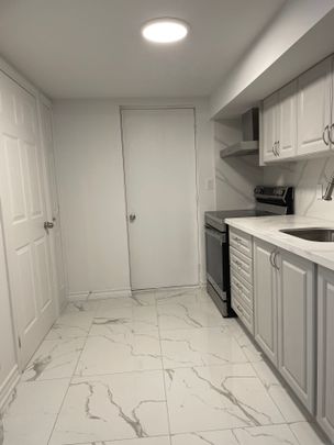 For Lease - 1287 Plymouth Drive, Oshawa, Ontario - Photo 1