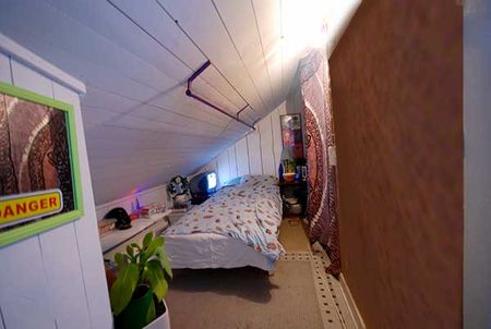 Fellingsbro: Fyrarummare i två plan med trädgård - Photo 4