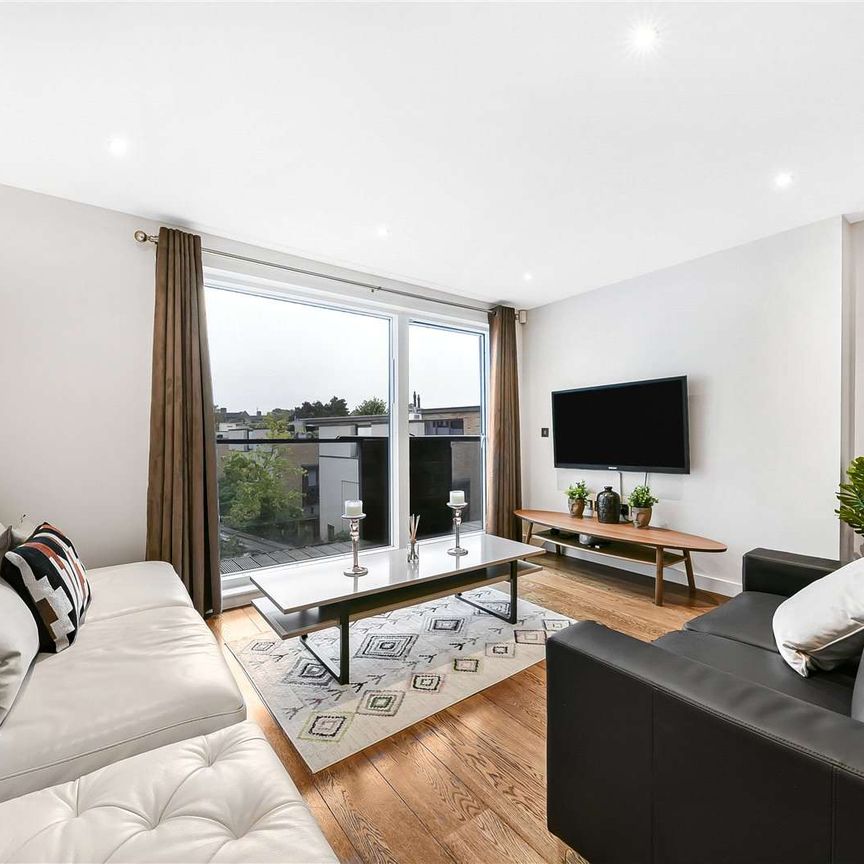 Abbey Road, St. John's Wood, London, NW8 0AG - Photo 1