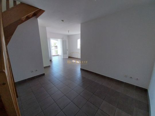 Location Appartement 2 pièces 46m² ST ANDRE 97440 - Photo 1