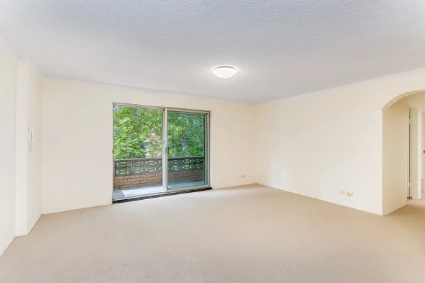 Generous Apartment in a Highly Convenient Location - Photo 1