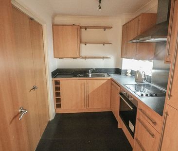 2 Bedroom - Photo 3