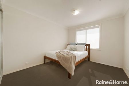 SPACIOUS DUPLEX FOR LEASE IN GLENFIELD - Photo 4
