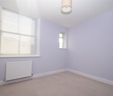 2 bed apartment to rent in Carlton Terrace, Scarborough, YO11 - Photo 6