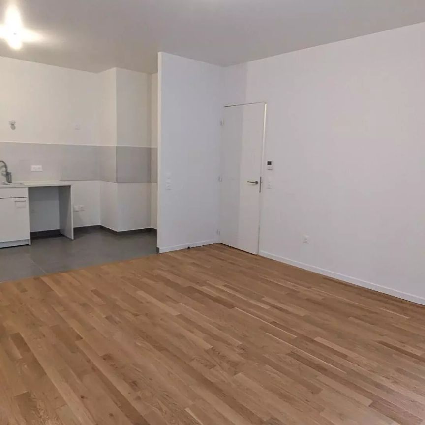 location Appartement T3 DE 63.86m² À CLICHY - Photo 1