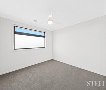 Modern 4-Bedroom Family Home - Available Now - Photo 5