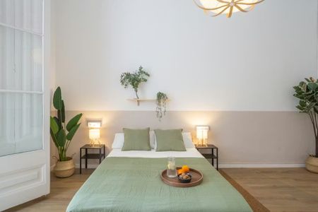 Carrer de Pau Claris, Barcelona, Catalonia 08010 - Foto 2