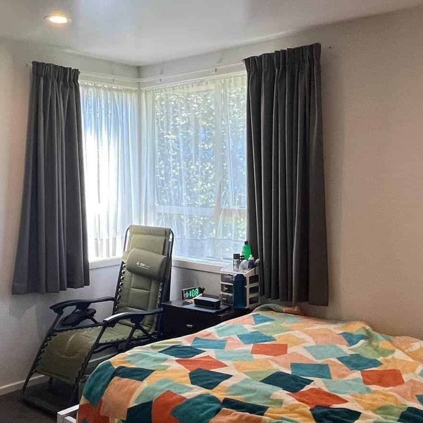 Delightful 3 Bedroom Home - Photo 1