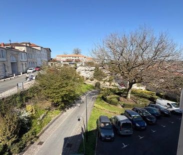 Location Appartement 1 pièce 25m² SAINTES 17100 - Photo 4