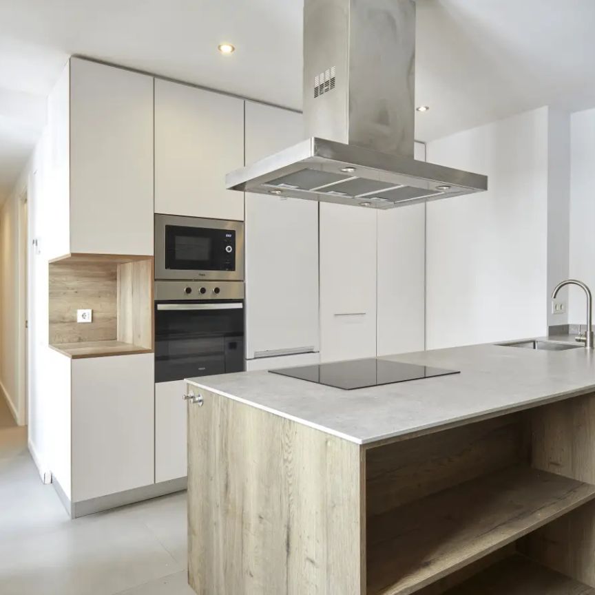 3-bedroom apartment for rent in El Gòtic, Barcelona - Photo 1