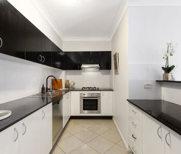 Contemporary One Bedroom with Timber Floors throughout - Photo 5