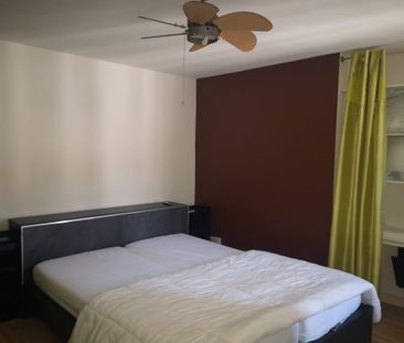 HYERES CENTRE - T3 MEUBLE de 74.04 m² - Photo 2