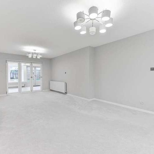 Croham Park Avenue, South Croydon, CR2 - Photo 1