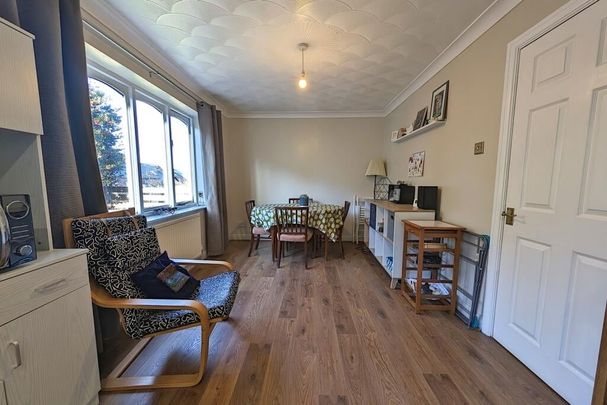 2 Bed Bungalow, Welby Place, S8 - Photo 1